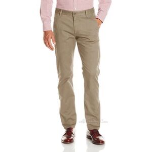 Old Navy size 36/34 men’s broken‎ in khakis